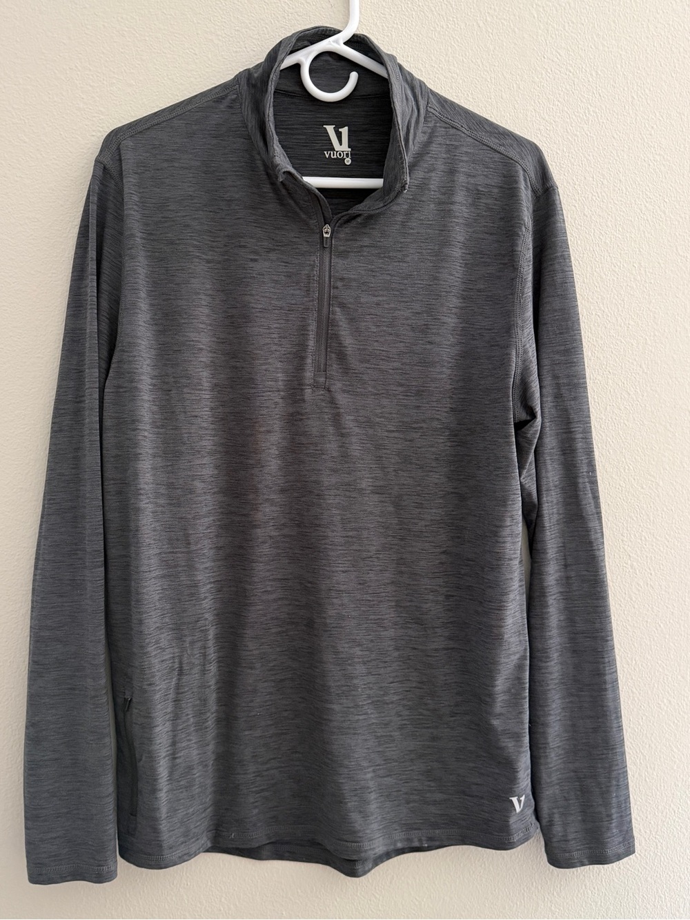 Vuori Men's Gray 1/4 Zip Long Sleeve Stretch Pullover Shirt Size M